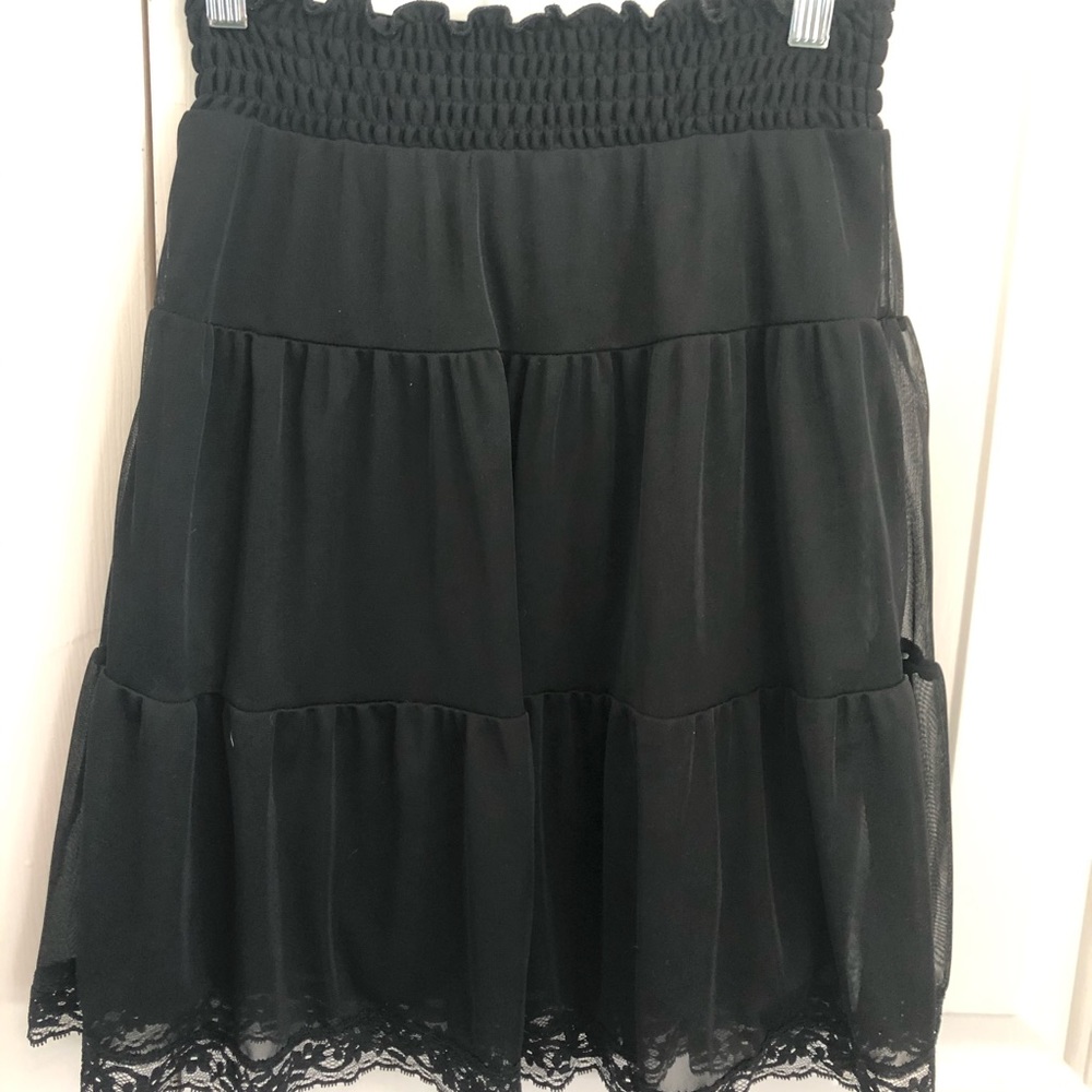 Black IZ girl byer skirt